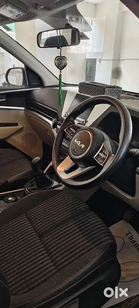 Kia Carens 2022 Petrol Well Maintained, 9500kms Driven, Used By Doctor