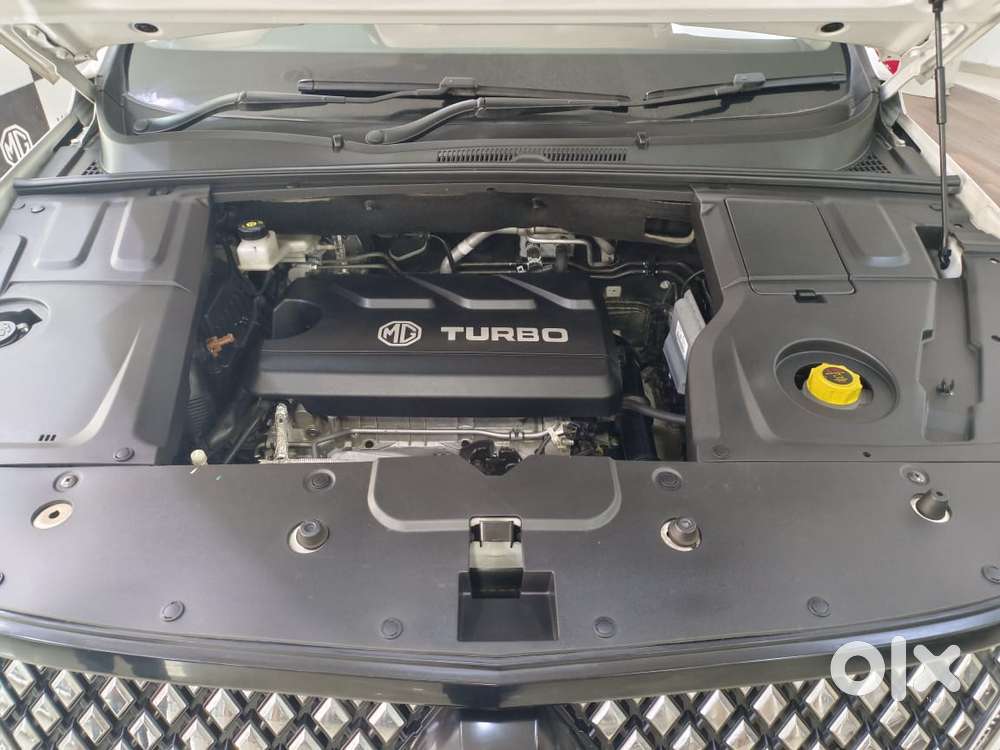 Mg Hector Plus Savvy Pro 1.5 Turbo Petrol Cvt 7 Str Dual Tone, 2024,..