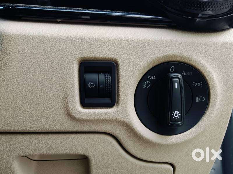 Skoda Slavia Style 1.0l Tsi At, 2023, Petrol