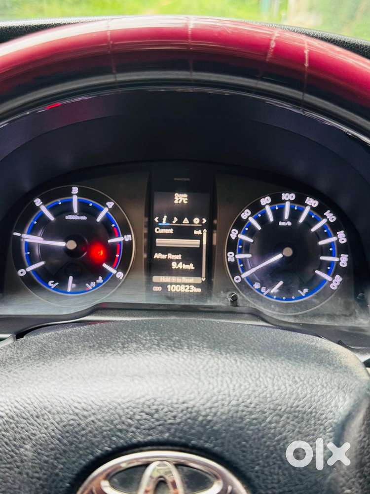 Toyota Innova Crysta 2.4 V 7 Str, 2016, Diesel