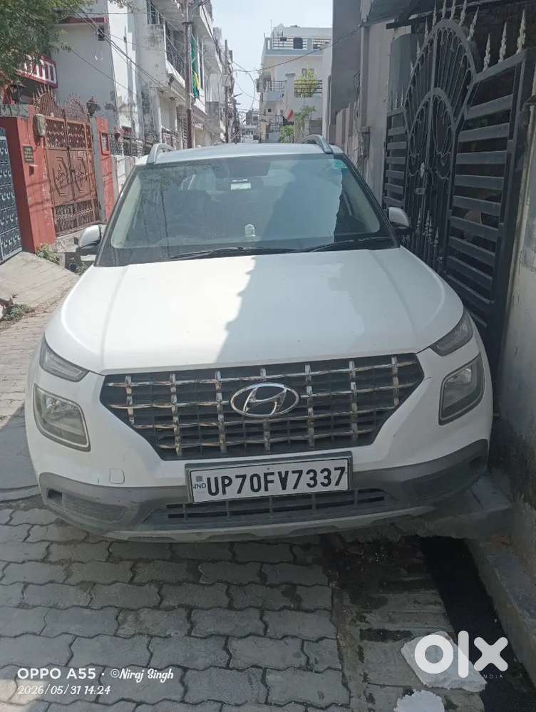 Hyundai Venue 2022 Petrol Well Maintained