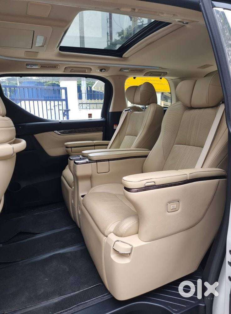 Toyota Vellfire Vip – Executive Lounge, 2022, Cng & Hybrids