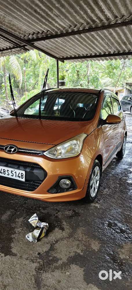 Grand I10 Sportz Top Model