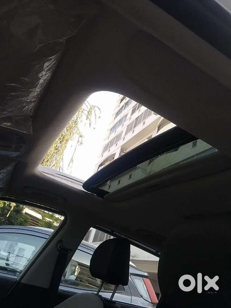 Automatic Kia Sonet Only 14000 Km Driven Brand New Condition.