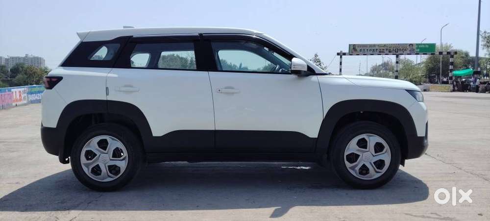 Maruti Suzuki Brezza 1.5 Lxi Smart Hybrid, 2024, Petrol