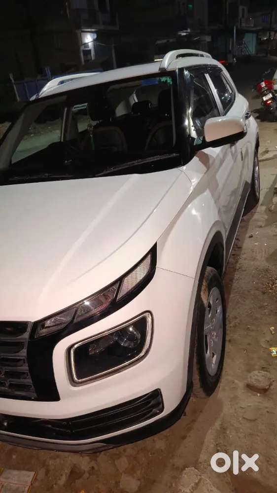 Hyundai Venue 2022 Petrol 36000 Km Driven
