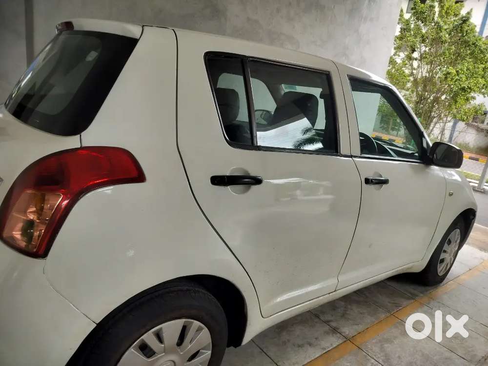 Maruti Suzuki Swift 2011 Cng & Hybrids 142015 Km Driven