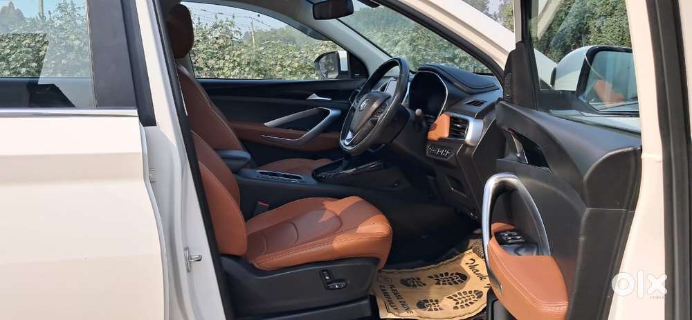 Mg Hector Plus 1.5 Sharp Turbo Cvt 6 Str, 2022, Petrol