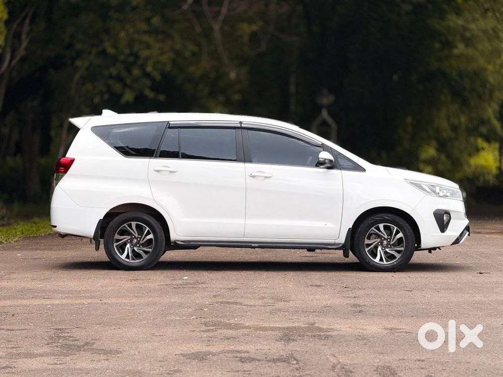 Toyota Innova Crysta [2020-ongoing] 2.4 Gx At 7 Str, 2022, Diesel