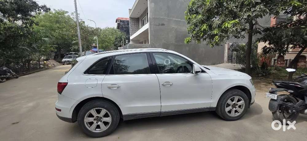 Single-handed Audi Q5 Quattro (2016) Diesel - Like New Condition