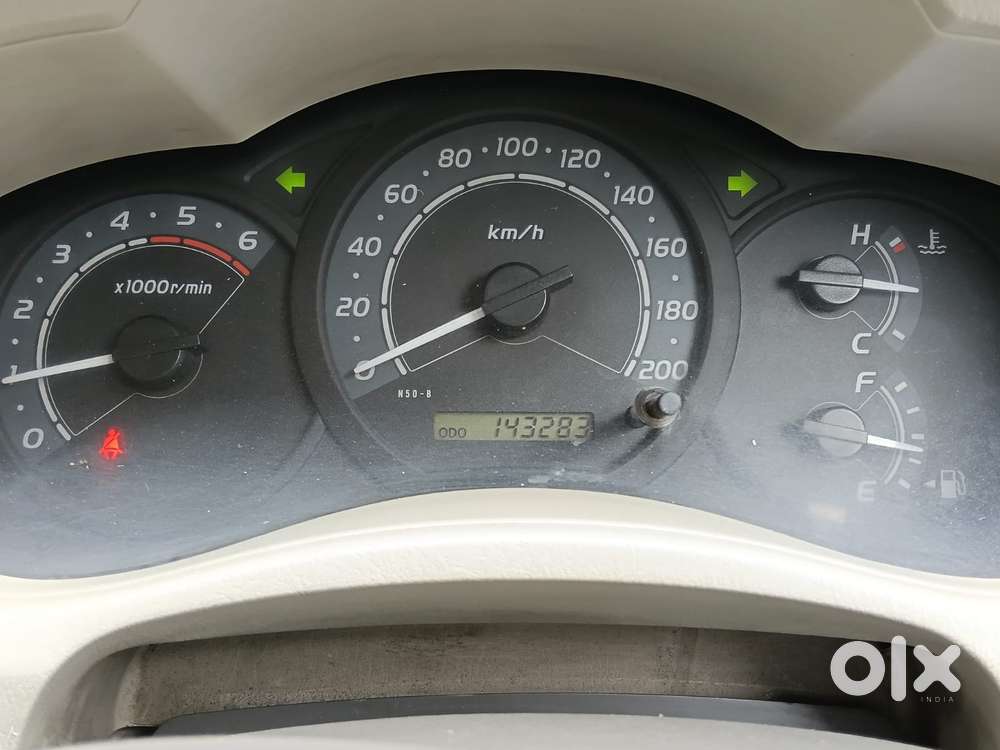 Toyota Innova 2.5 G (diesel) 8 Seater Bs Iv, 2011, Diesel