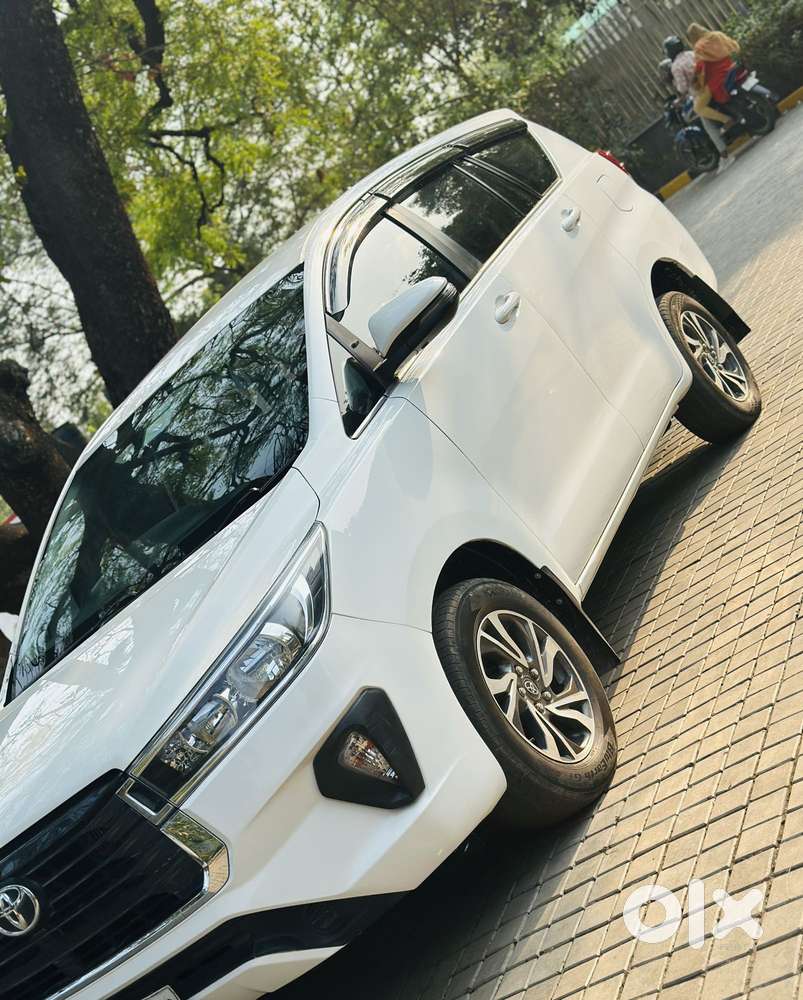 Toyota Innova Crysta 2.4 G Plus Mt 8 Str, 2022, Diesel
