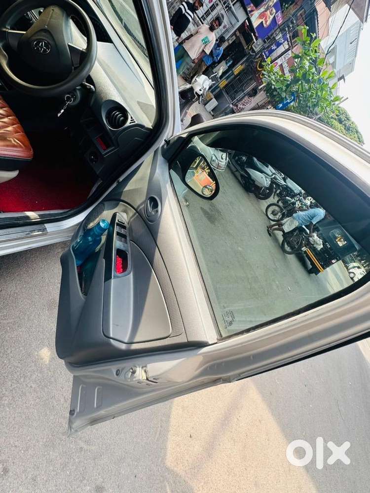 Toyota Etios Liva 2016