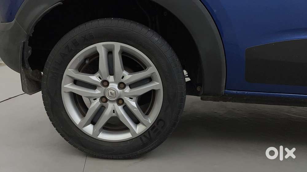 Renault Triber Rxz, 2021, Petrol