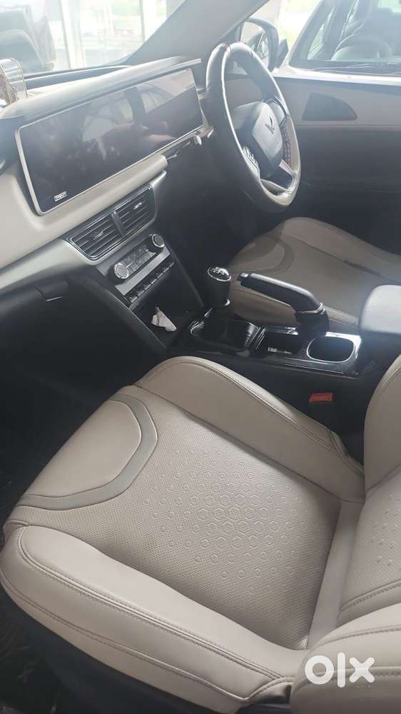 Mahindra Xuv700 2.2 Ax 7 Diesel Mt Str, 2022, Diesel