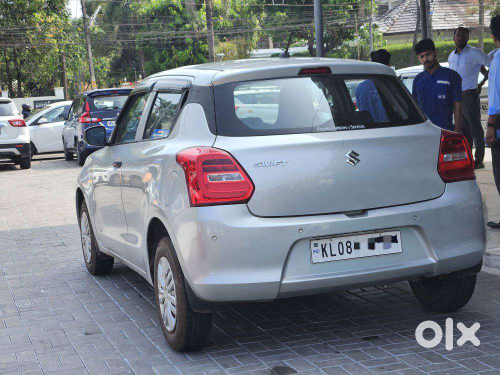 Maruti Suzuki Swift 1.2 Lxi (o), 2022, Petrol