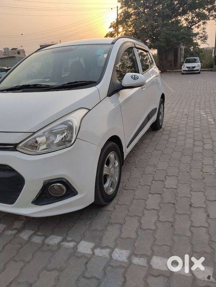 Hyundai Grand I10 Sportz, 2016, Diesel