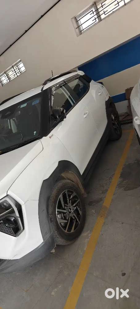 2024 Mahindra 3xo Ax5l 1.2 Tgdi Mt | Warranty | 10,400 Kms