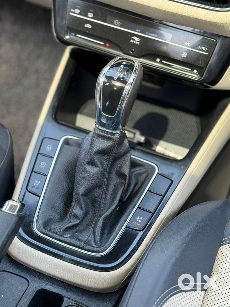 Skoda Slavia 1.0 Tsi Style At, 2023, Petrol