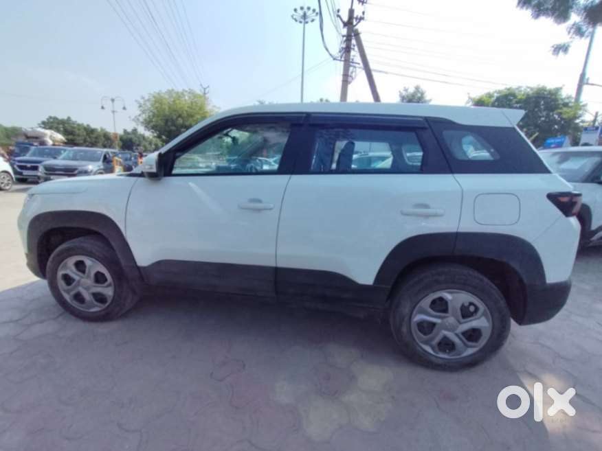Maruti Suzuki Brezza 1.5 Lxi Cng, 2023, Petrol