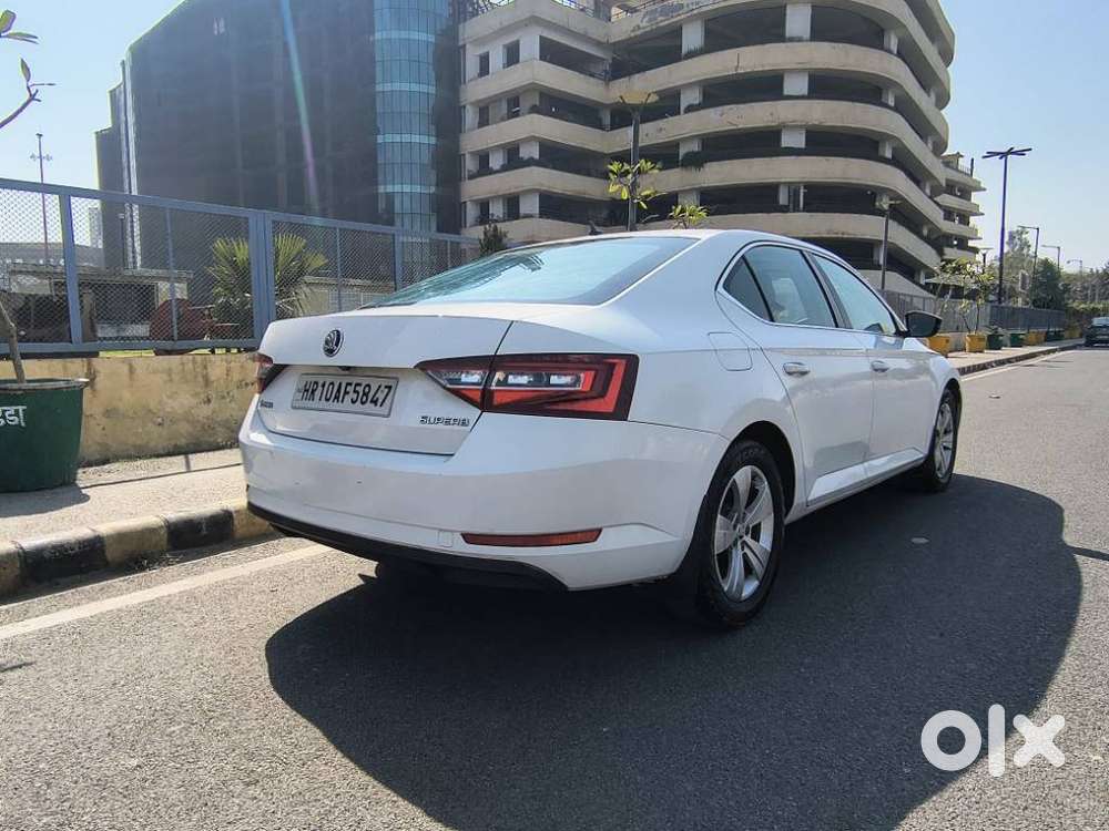 Skoda Superb Style 1.8 Tsi Mt, 2018, Petrol