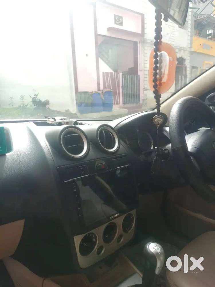 Ford Fiesta 2010 Petrol 130000 Km Driven