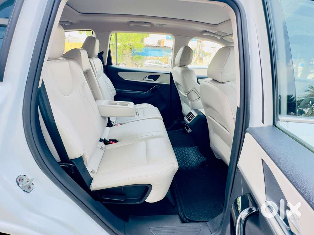 Mahindra Xuv700 2.0 Ax 7 Petrol At Luxury Pack Str, 2023, Petrol