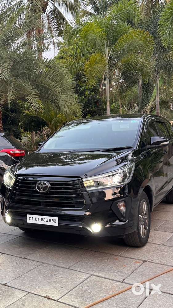 Crysta 2.8 Z Showroom Condition