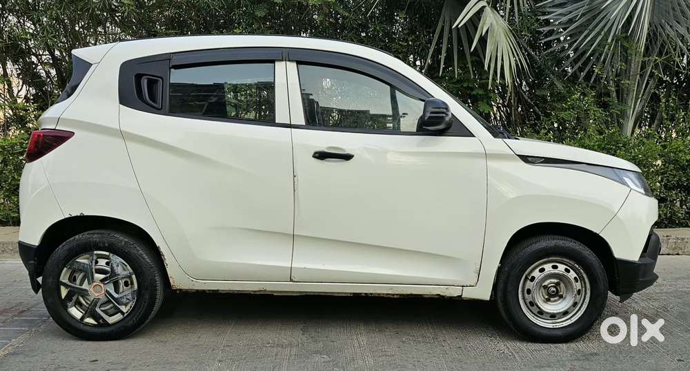Mahindra Kuv 100