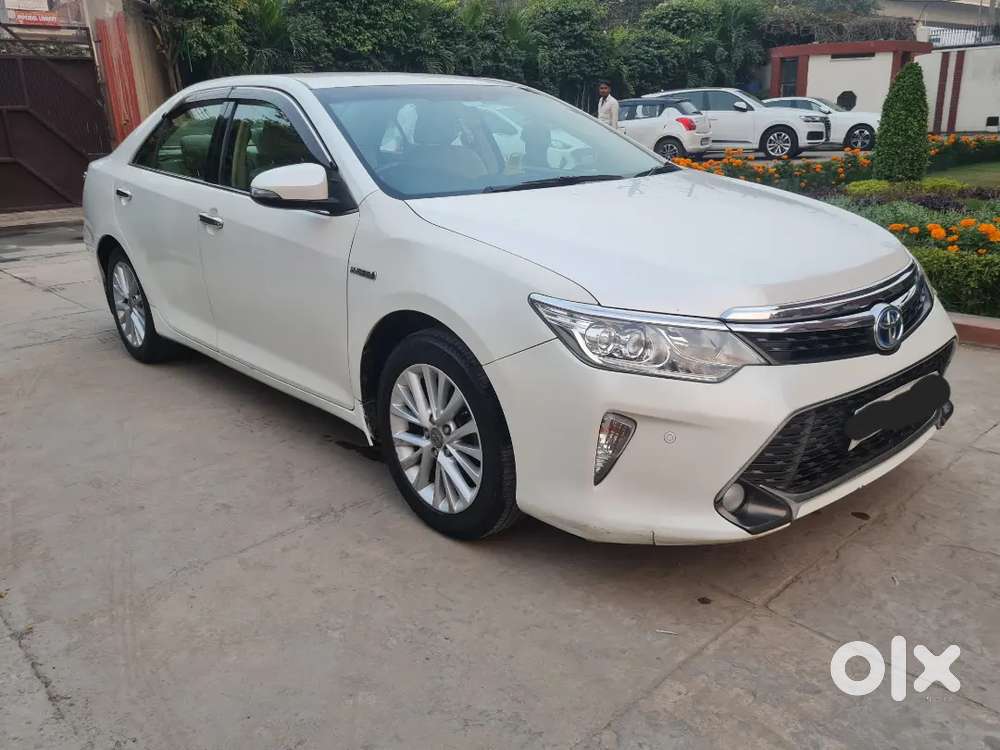 2016 Toyota Camry Hybrid At  1 Owner  Company Maintained