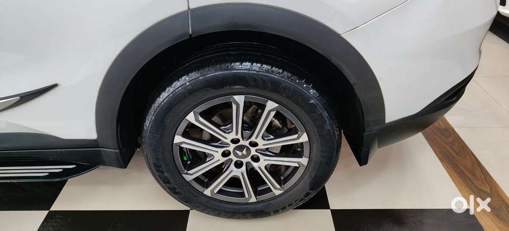 Mahindra Xuv700 2.0 Ax 7 Petrol At Luxury Pack Str, 2023, Petrol