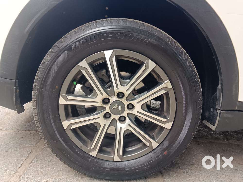 Mahindra Xuv700 2.2 Ax 7 Diesel Mt Luxury Pack Str, 2022, Diesel