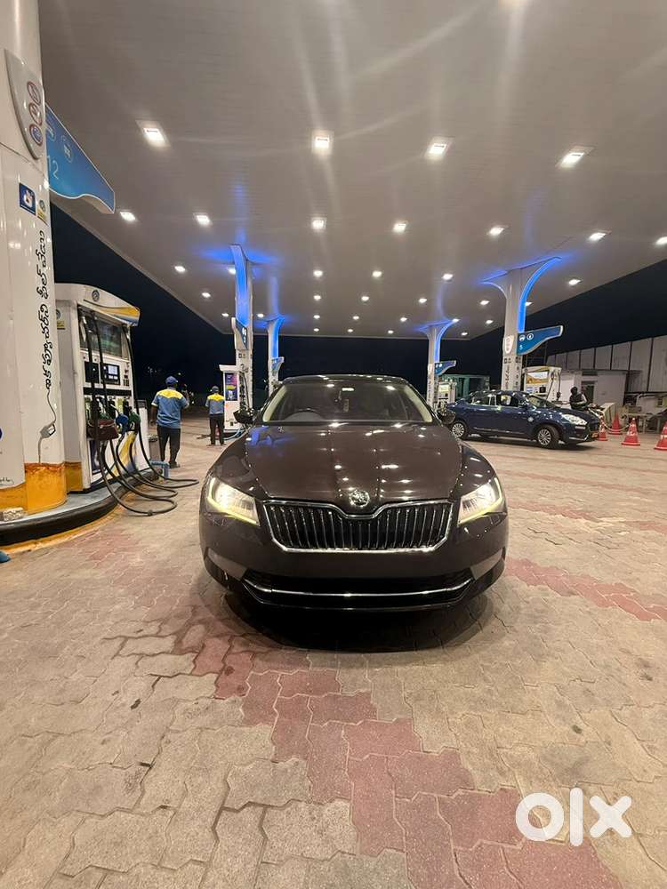 Skoda Superb Automatic Petrol 2017