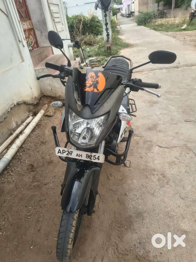 Yamaha SZ R 2011 bike