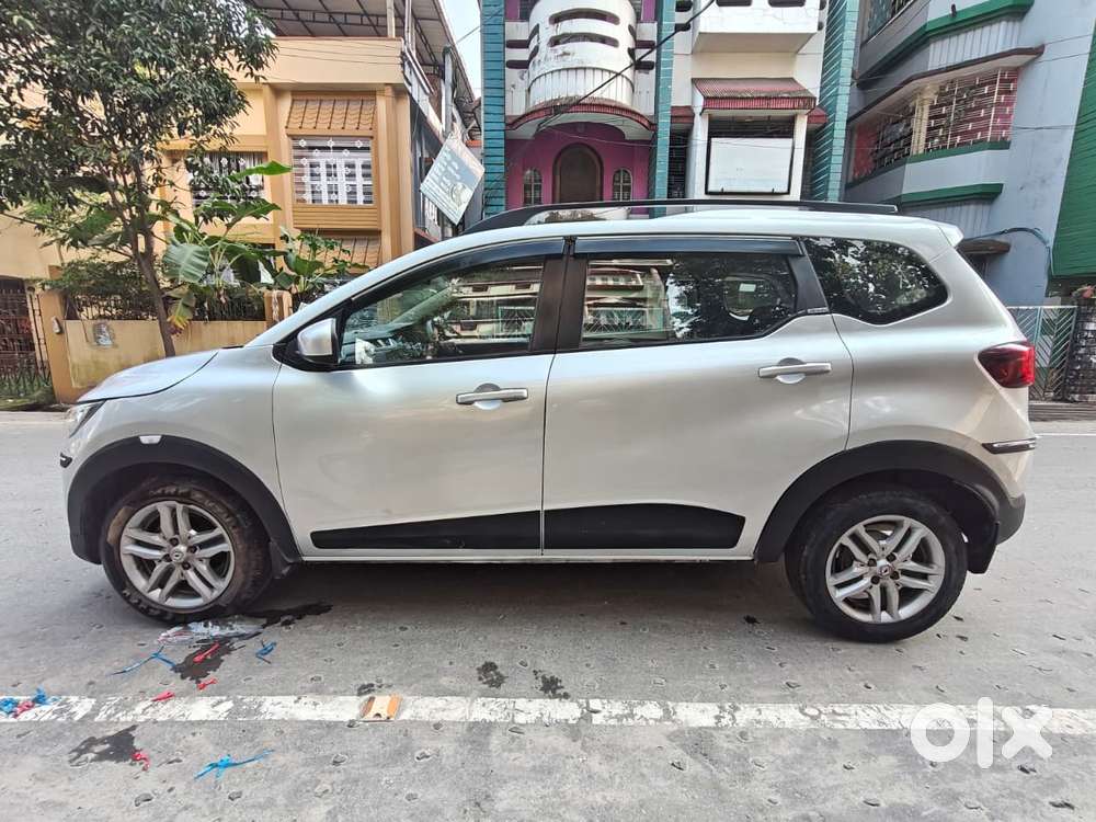Renault Triber Rxz, 2021, Petrol