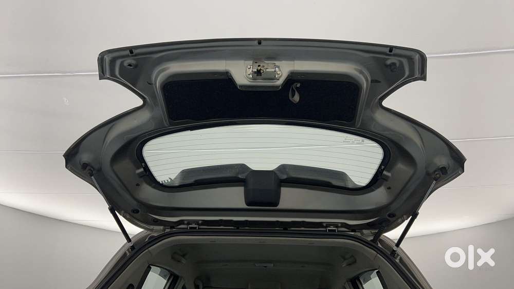 Mahindra Kuv 100 2016-2017 Mfalcon G80 K8, 2016, Petrol