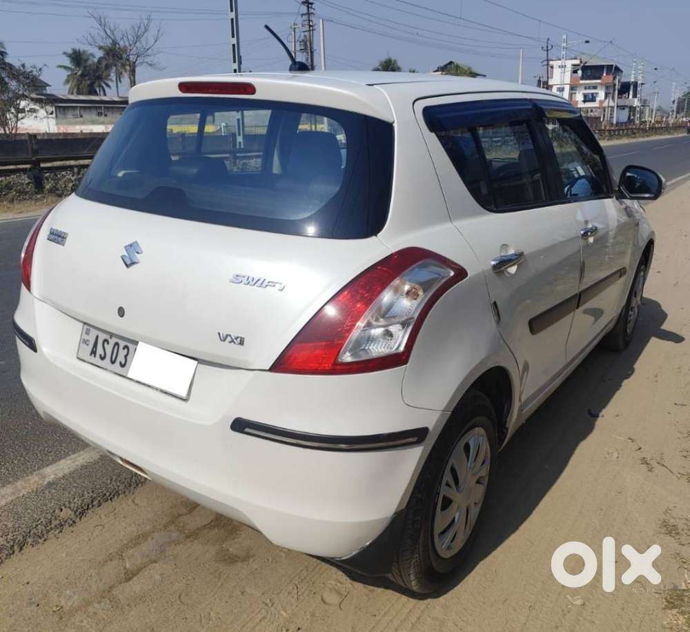 Maruti Suzuki Swift Vxi + Manual, 2015, Petrol