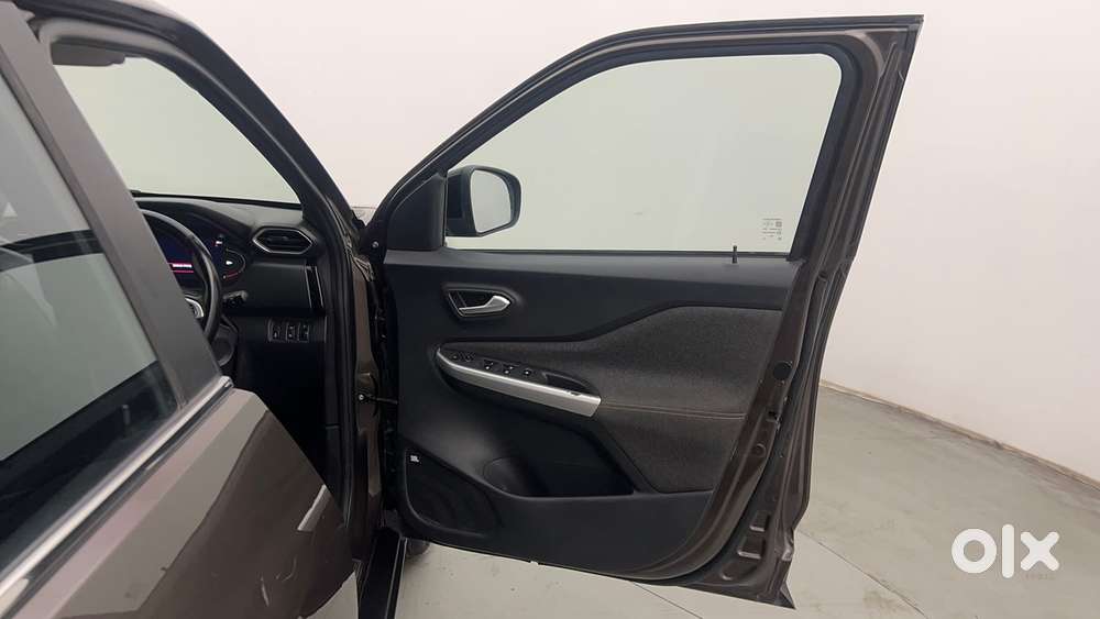 Nissan Magnite 1.0 Xv Premium Turbo Cvt (o), 2021, Petrol