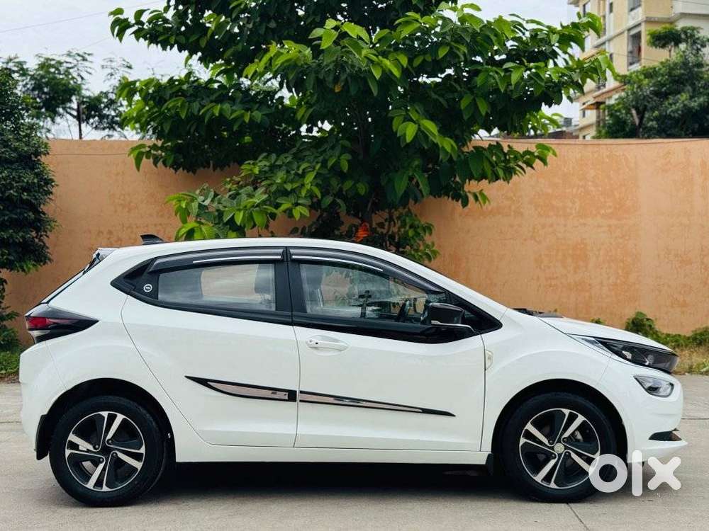 Tata Altroz Xz Plus (o) (s), 2023, Petrol