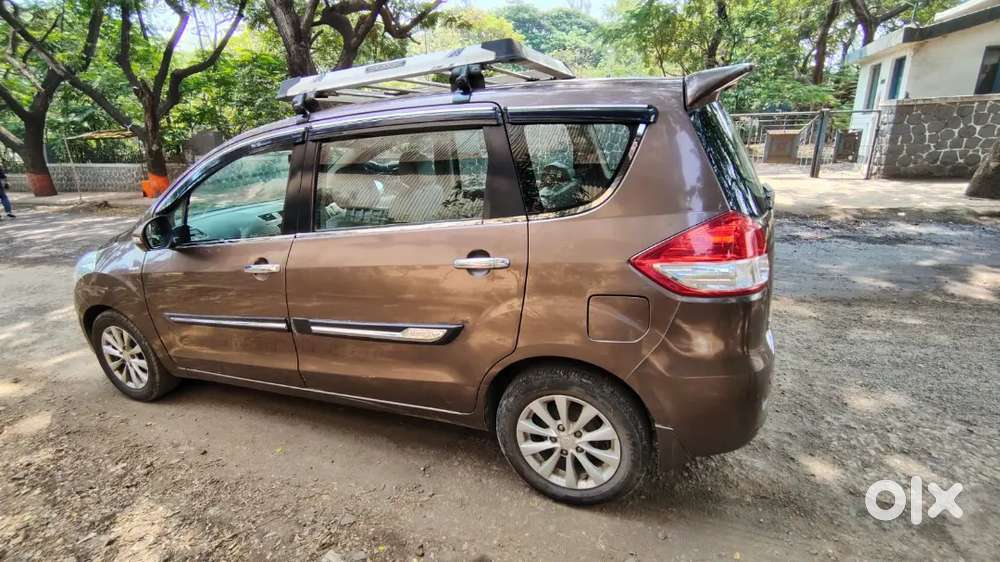 Maruti Suzuki Ertiga Zxi 2012 Top Model