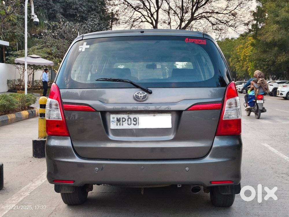 Toyota Innova 2.5 G (diesel) 8 Seater, 2014, Diesel