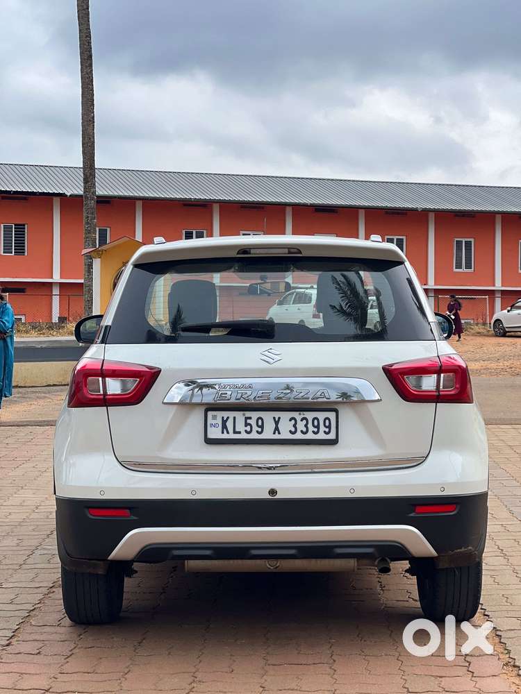 Maruti Suzuki Brezza 1.5 Zxi Smart Hybrid, 2021, Petrol