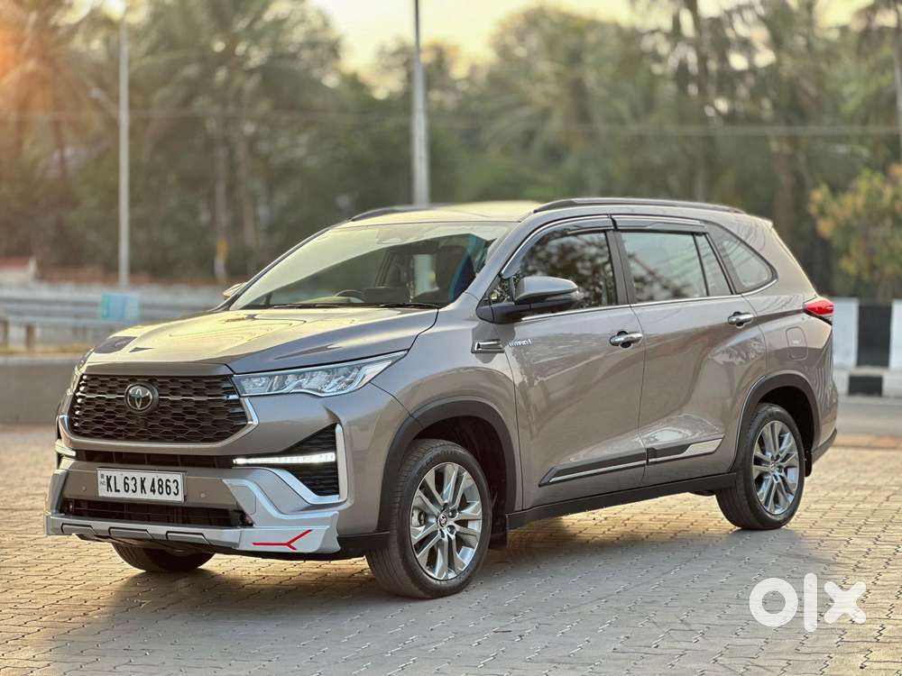 Toyota Innova Hycross 2.0 Zx (o) Hybrid 7 Str, 2025, Petrol