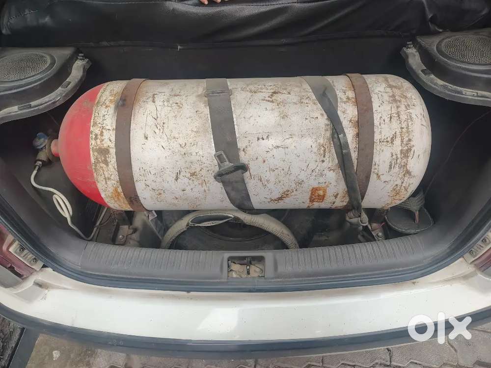 Good Condition Santro Xing Cng On Paper