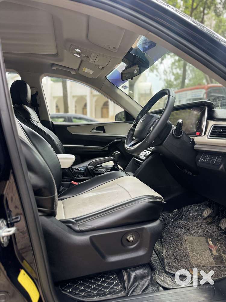 Mahindra Xuv700 2.2 Ax 7 Diesel Mt Str, 2024, Diesel