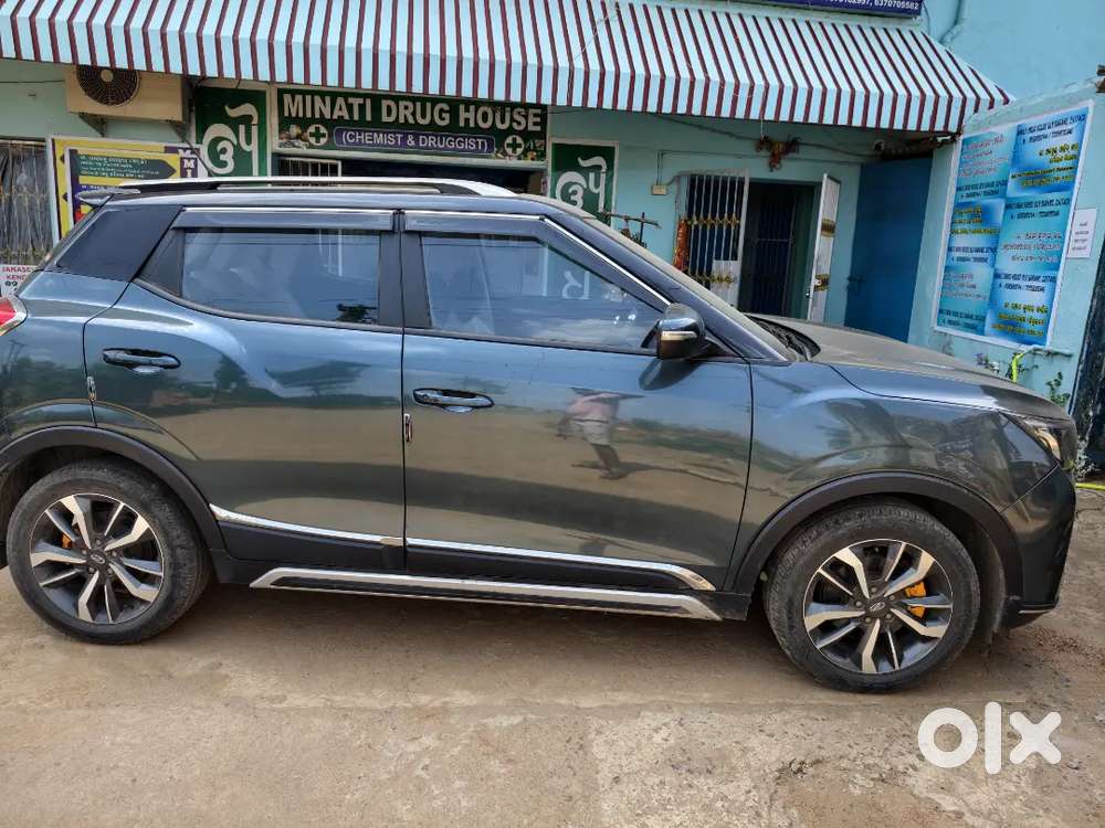 Mahindra Xuv300 2019 Petrol Well Maintained