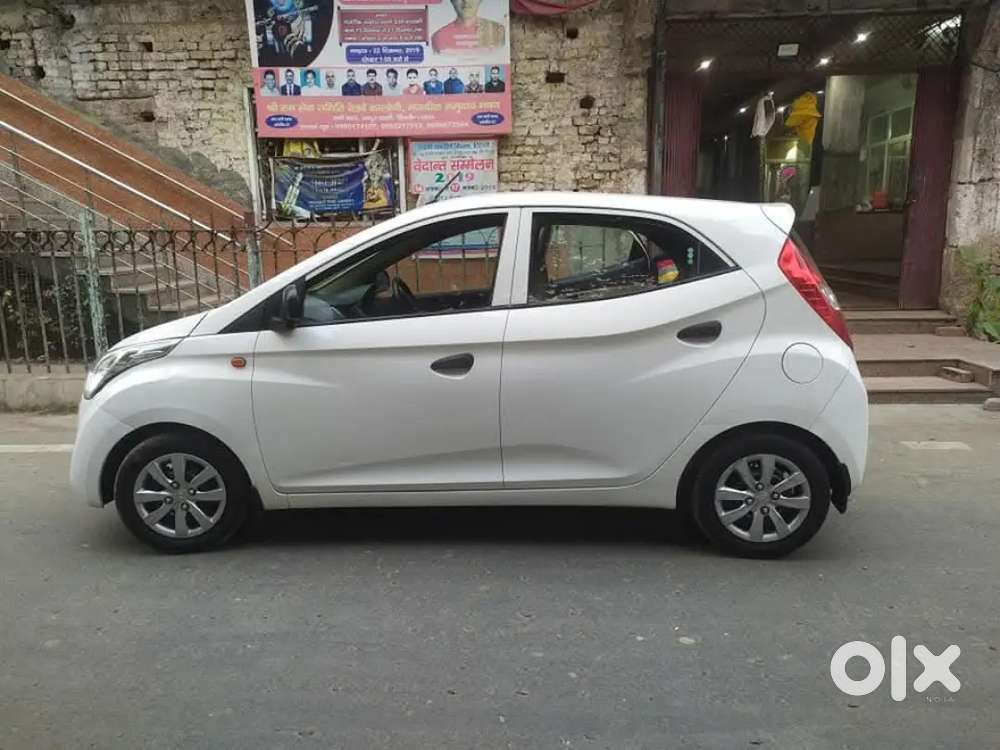 Hyundai Eon Magna 2012 Variant