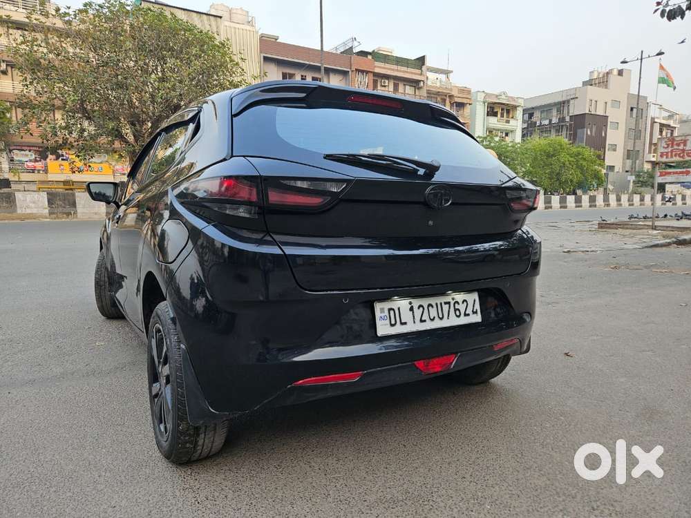 Tata Altroz 1.2 Xz Plus Dark Edition, 2022, Petrol