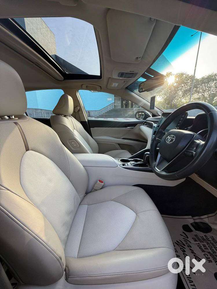 Toyota Camry Hybrid, 2022, Petrol