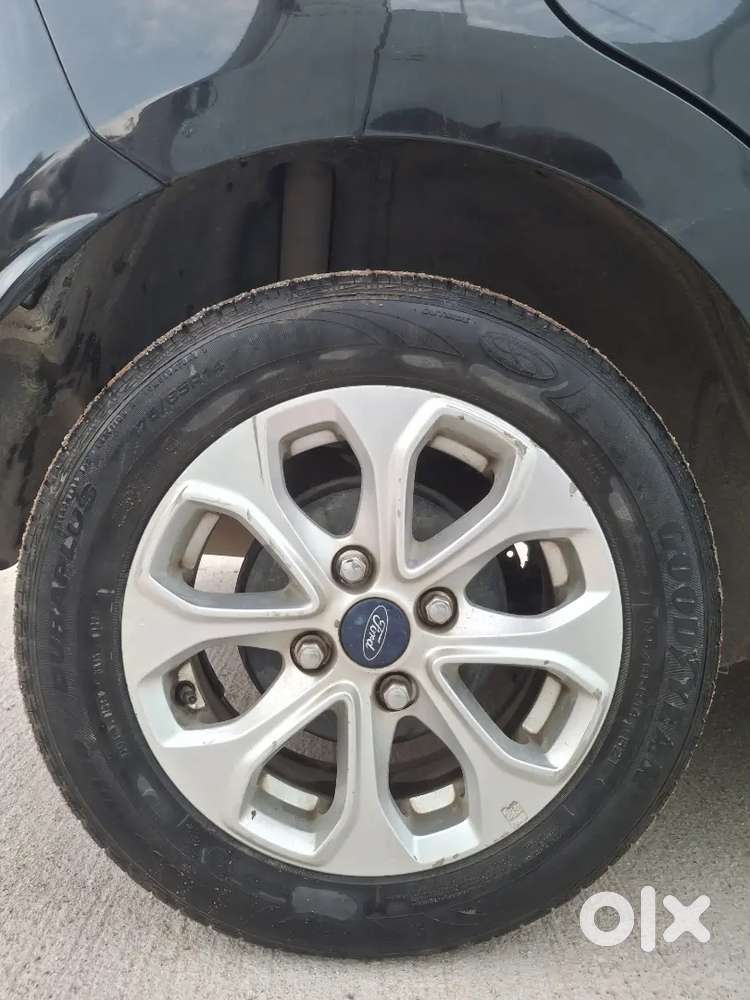 Ford Figo 1.2 Titanium Petrol 2016